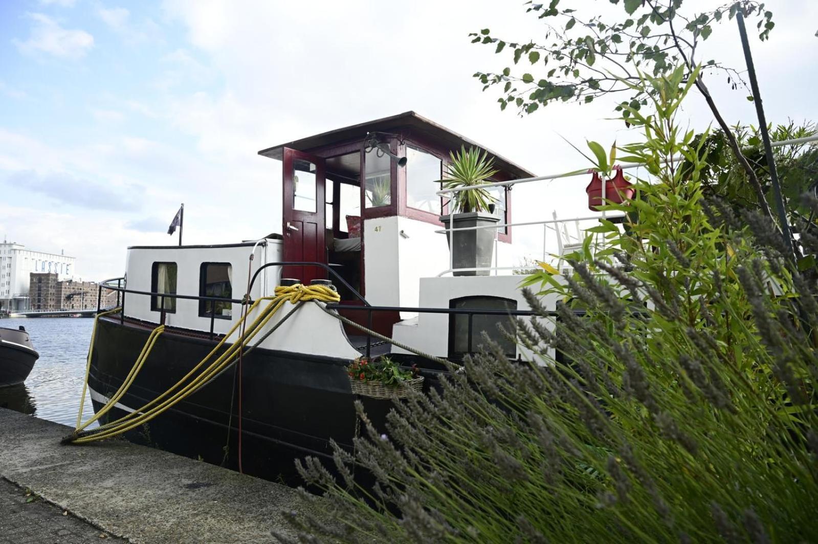 B&B Teddy "Prachtig Authentiek Woonschip Uit 1912, 15 Minuten Van Amsterdam" Wormer Exteriér fotografie