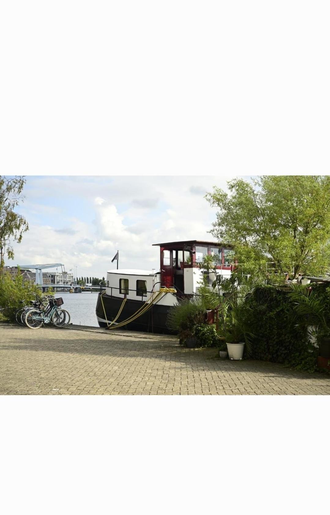 B&B Teddy "Prachtig Authentiek Woonschip Uit 1912, 15 Minuten Van Amsterdam" Wormer Exteriér fotografie
